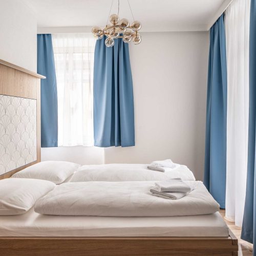Villa Flöckner Salzburg - Hotel Dreibett Zimmer