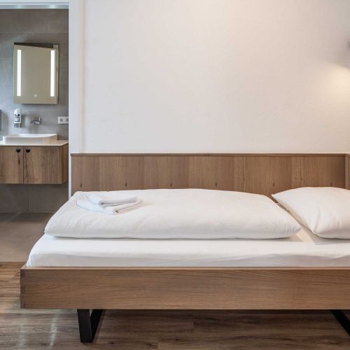 Villa Flöckner Salzburg - Hotel Dreibettzimmer Einzelbett