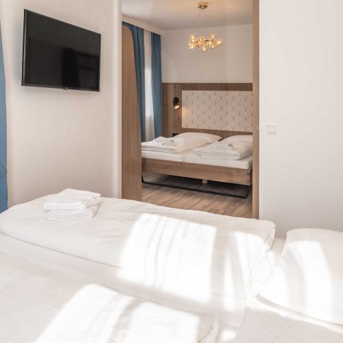 Villa Flöckner Salzburg - Hotel Vierbettzimmer Doppelbetten